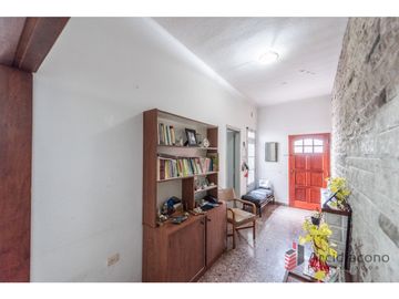 VENTA PH 3 AMBIENTES CON TERRAZA. LEGUIZAMON 3900, VIILA LUGANO.