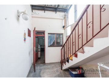 VENTA PH 3 AMBIENTES CON TERRAZA. LEGUIZAMON 3900, VIILA LUGANO.
