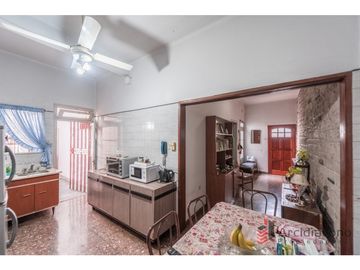 VENTA PH 3 AMBIENTES CON TERRAZA. LEGUIZAMON 3900, VIILA LUGANO.