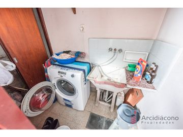 VENTA PH 3 AMBIENTES CON TERRAZA. LEGUIZAMON 3900, VIILA LUGANO.