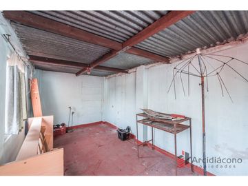 VENTA PH 3 AMBIENTES CON TERRAZA. LEGUIZAMON 3900, VIILA LUGANO.