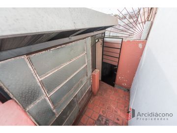 VENTA PH 3 AMBIENTES CON TERRAZA. LEGUIZAMON 3900, VIILA LUGANO.