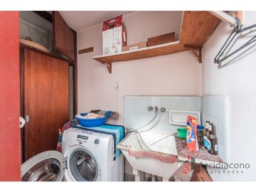 VENTA PH 3 AMBIENTES CON TERRAZA. LEGUIZAMON 3900, VIILA LUGANO.