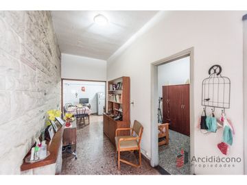 VENTA PH 3 AMBIENTES CON TERRAZA. LEGUIZAMON 3900, VIILA LUGANO.