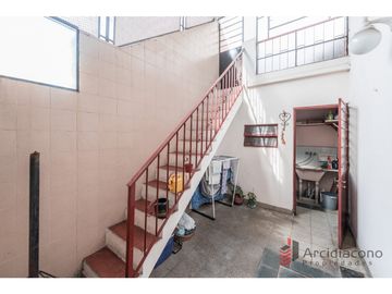 VENTA PH 3 AMBIENTES CON TERRAZA. LEGUIZAMON 3900, VIILA LUGANO.
