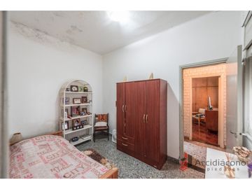 VENTA PH 3 AMBIENTES CON TERRAZA. LEGUIZAMON 3900, VIILA LUGANO.