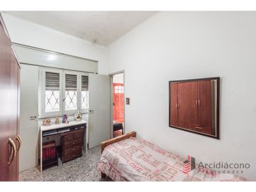 VENTA PH 3 AMBIENTES CON TERRAZA. LEGUIZAMON 3900, VIILA LUGANO.