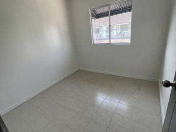 3 Bedroom Townhouse for sale at Baan Pruksa 73