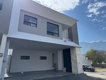 Casa en Valle de Cristal en Venta Zona Carr Nacional