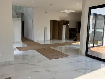 Casa en Valle de Cristal en Venta Zona Carr Nacional