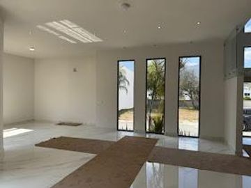 Casa en Valle de Cristal en Venta Zona Carr Nacional