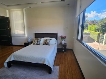 CASA DE LUJO 3 DORMITORIOS CON SUITE INDEPENDIENTE, Santa Inés Cumbayá