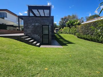 CASA DE LUJO 3 DORMITORIOS CON SUITE INDEPENDIENTE, Santa Inés Cumbayá