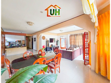 00394  VENTA CASA YARINACOCHA  MATERIAL SEMINOBLE  400 m2