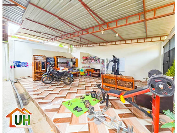 00394  VENTA CASA YARINACOCHA  MATERIAL SEMINOBLE  400 m2