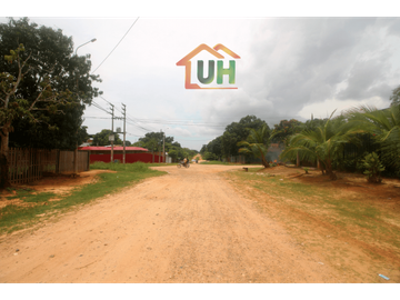 00394  VENTA CASA YARINACOCHA  MATERIAL SEMINOBLE  400 m2