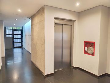 Departamento de 2 ambientes con 2 cocheras cubiertas en Palermo