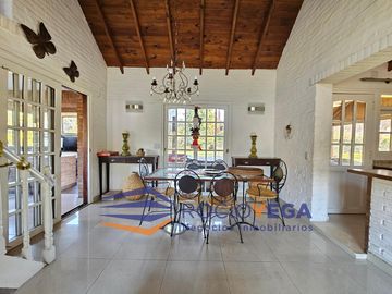 Casa en  venta  y/o alquiler en country Banco Provincia, Francisco Alvarez Moreno
