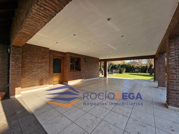 Casa en  venta  y/o alquiler en country Banco Provincia, Francisco Alvarez Moreno
