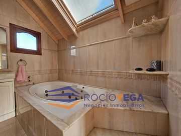 Casa en  venta  y/o alquiler en country Banco Provincia, Francisco Alvarez Moreno