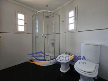 Casa en  venta  y/o alquiler en country Banco Provincia, Francisco Alvarez Moreno