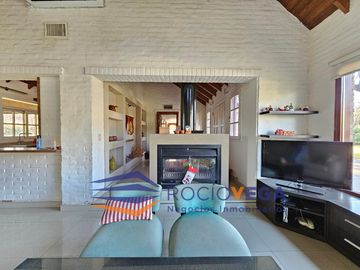 Casa en  venta  y/o alquiler en country Banco Provincia, Francisco Alvarez Moreno
