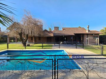 Casa en  venta  y/o alquiler en country Banco Provincia, Francisco Alvarez Moreno
