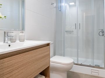 VENDE AMPLIA CASA  EN CHIGUAYANTE. (NUEVA)