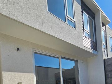 VENDE AMPLIA CASA  EN CHIGUAYANTE. (NUEVA)