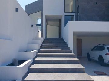Casa en venta a estrenar en Sayavedra