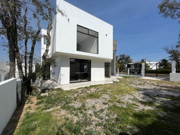 Casa en venta a estrenar en Sayavedra