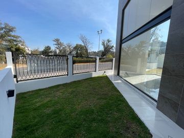 Casa en venta a estrenar en Sayavedra
