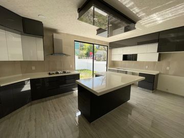 Casa en venta a estrenar en Sayavedra