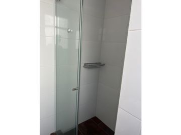 SE VENDE CASA EN BULEVAR DE LAS VILLAS REMODELADA  AREA 154M2