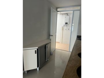 SE VENDE CASA EN BULEVAR DE LAS VILLAS REMODELADA  AREA 154M2