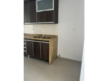 SE VENDE CASA EN BULEVAR DE LAS VILLAS REMODELADA  AREA 154M2