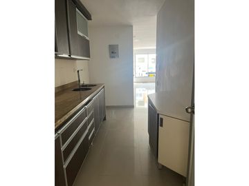 SE VENDE CASA EN BULEVAR DE LAS VILLAS REMODELADA  AREA 154M2