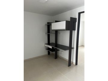 SE VENDE CASA EN BULEVAR DE LAS VILLAS REMODELADA  AREA 154M2
