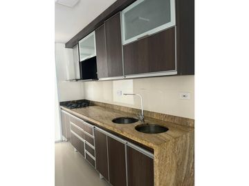SE VENDE CASA EN BULEVAR DE LAS VILLAS REMODELADA  AREA 154M2