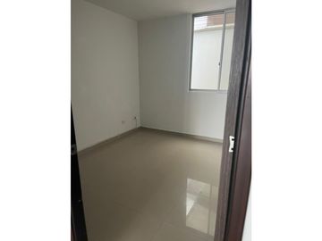 SE VENDE CASA EN BULEVAR DE LAS VILLAS REMODELADA  AREA 154M2