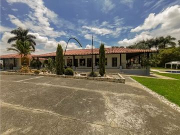 Casa campestre en condominio para la venta en Cerritos, Pereira!!!