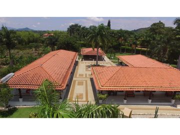 Casa campestre en condominio para la venta en Cerritos, Pereira!!!