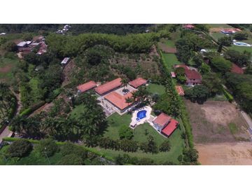 Casa campestre en condominio para la venta en Cerritos, Pereira!!!