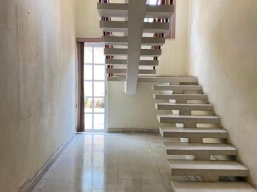 CASA EN VENTA UBICADA EN ESQUINA CON GRAN TERRENO DE 800 M2  / SAN DAMIÁN
