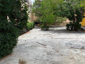 CASA EN VENTA UBICADA EN ESQUINA CON GRAN TERRENO DE 800 M2  / SAN DAMIÁN