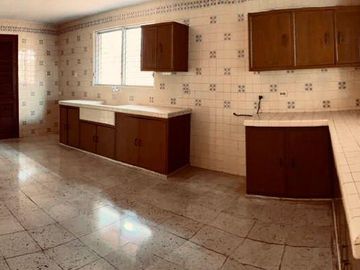 CASA EN VENTA UBICADA EN ESQUINA CON GRAN TERRENO DE 800 M2  / SAN DAMIÁN