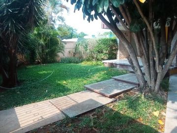 CASA EN VENTA UBICADA EN ESQUINA CON GRAN TERRENO DE 800 M2  / SAN DAMIÁN
