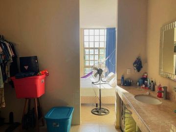Casa en venta ubicada en esquina en Paraíso Cholul, Mérida, Yucatán