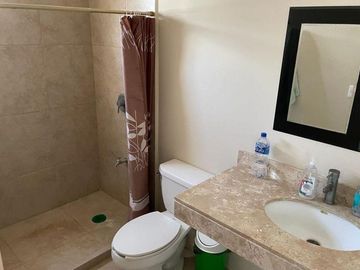 Casa en venta ubicada en esquina en Paraíso Cholul, Mérida, Yucatán