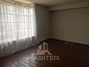 Casa en Venta en Frente a comisaría